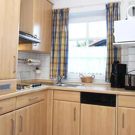 2 Weidenhof Apartment Prerow